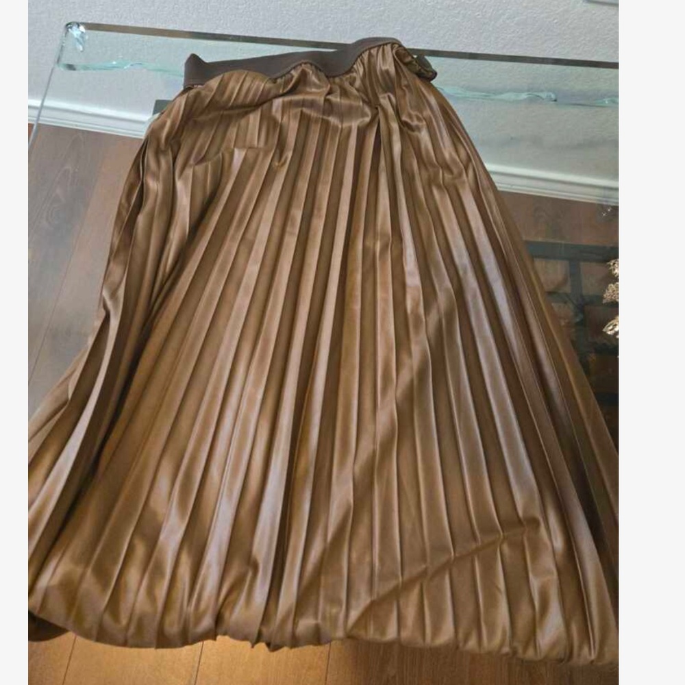 Luxe stretchy Waist Pleated Midi Skirt - Picture 7 of 7